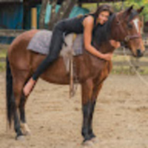 Meet your Posher, Emma